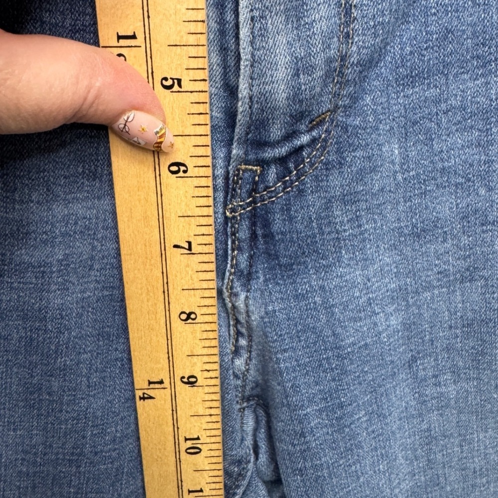 Levis 505 Straight Leg Jeans Medium Wash Blue Denim Womens Size 32 - Picture 8 of 10